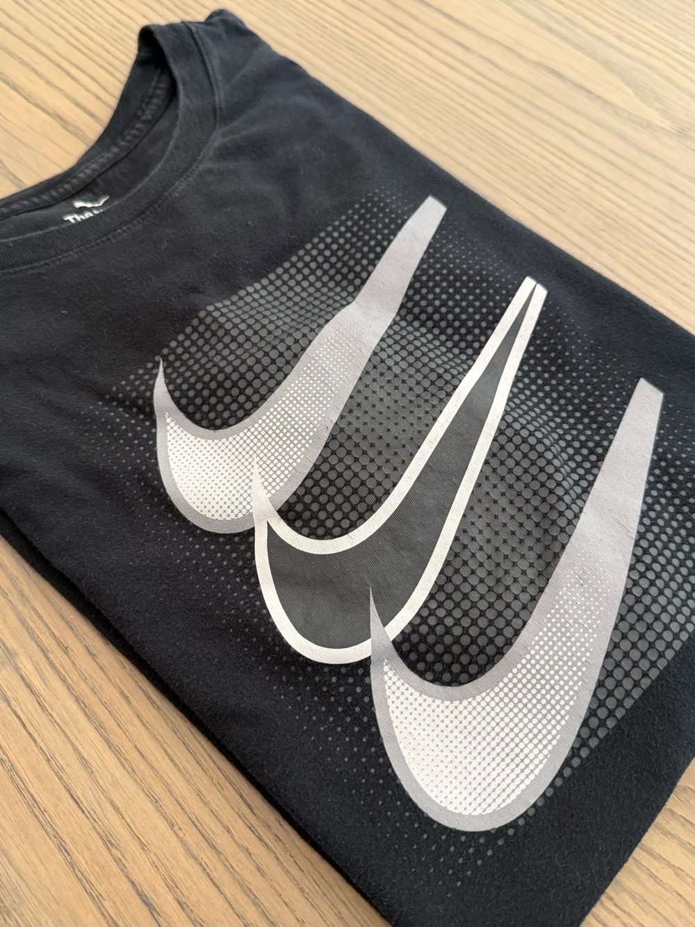 Nike Triple Swoosh Graphic T-Shirt Men’s Large Black BV1997-00A